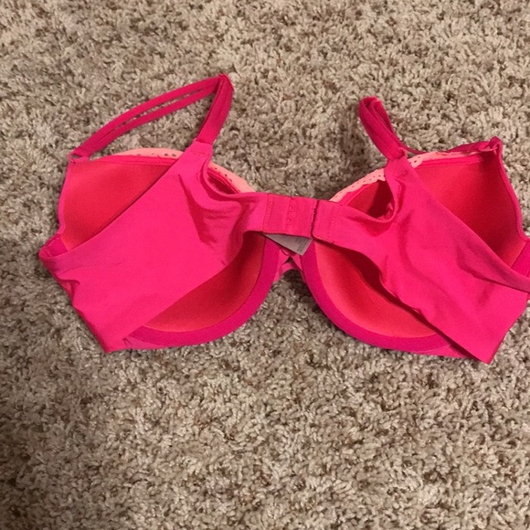 VS - matching bra (36C)/thong (OS) - never worn - Picture 6 of 16